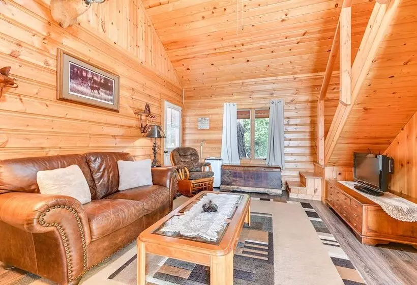 Cozy Bigfork Cabin W/ Canoes: Walk To Swan River!