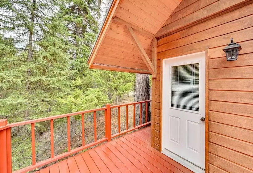 Cozy Bigfork Cabin W/ Canoes: Walk To Swan River!