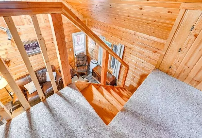 Cozy Bigfork Cabin W/ Canoes: Walk To Swan River!