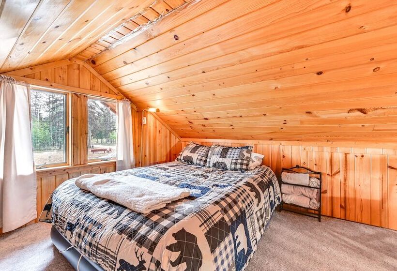 Cozy Bigfork Cabin W/ Canoes: Walk To Swan River!