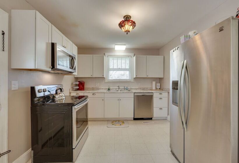 Dog Friendly Springfield Home < 1 Mi To Msu!