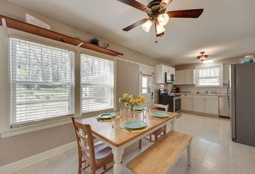 Dog Friendly Springfield Home < 1 Mi To Msu!