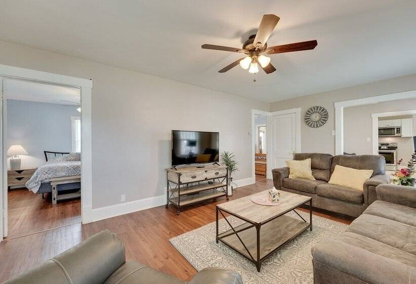 Dog Friendly Springfield Home < 1 Mi To Msu!