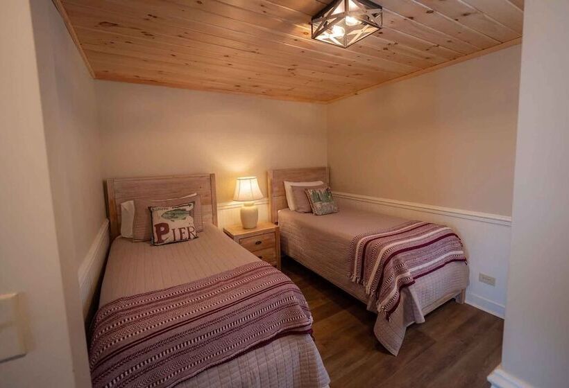 汽车旅馆 The Snowshoe Lodge