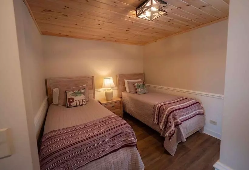 Motelli The Snowshoe Lodge