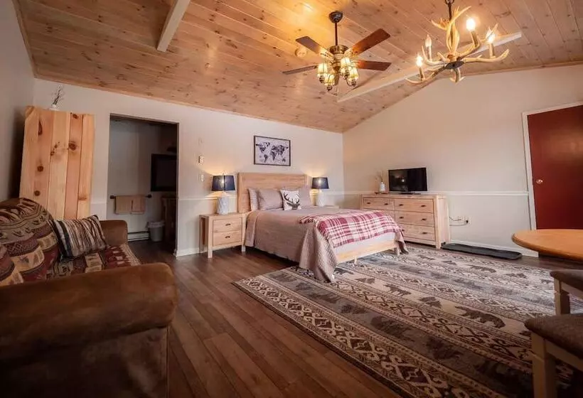 Motelli The Snowshoe Lodge