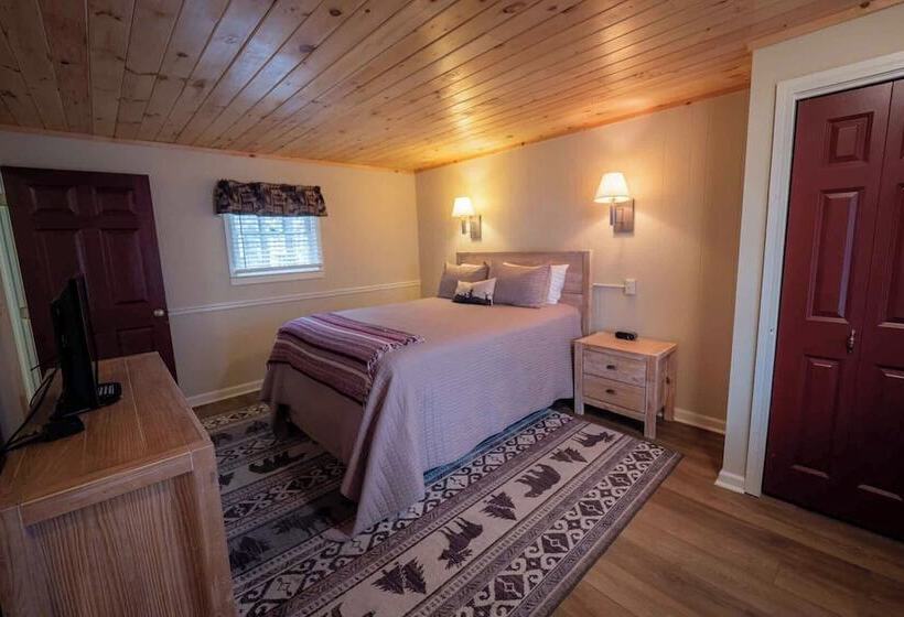 汽车旅馆 The Snowshoe Lodge