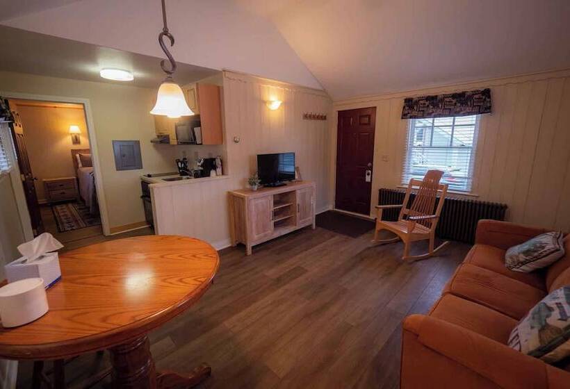 汽车旅馆 The Snowshoe Lodge