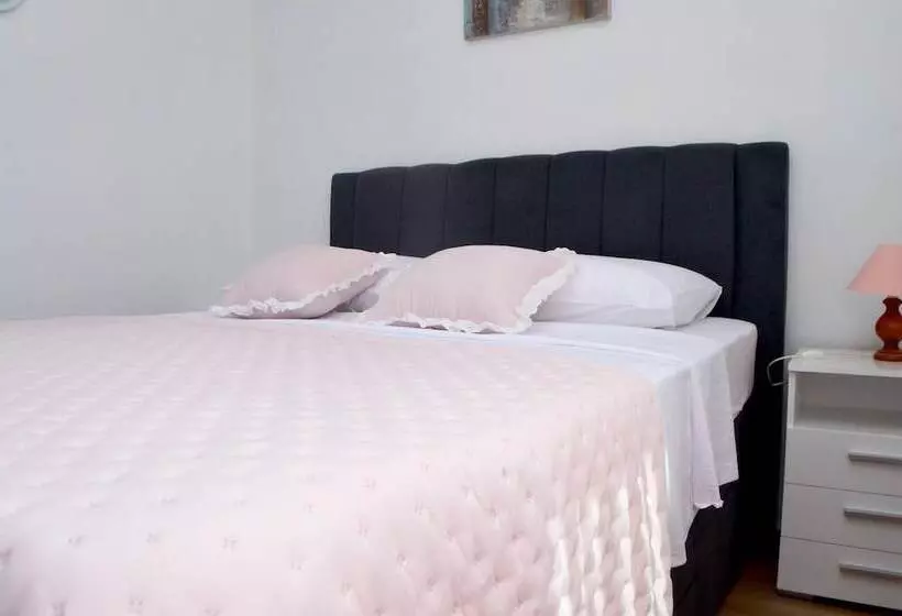 ペンション Room In Apartment   Charming Apartment Venilia Blue, Sleeps 4