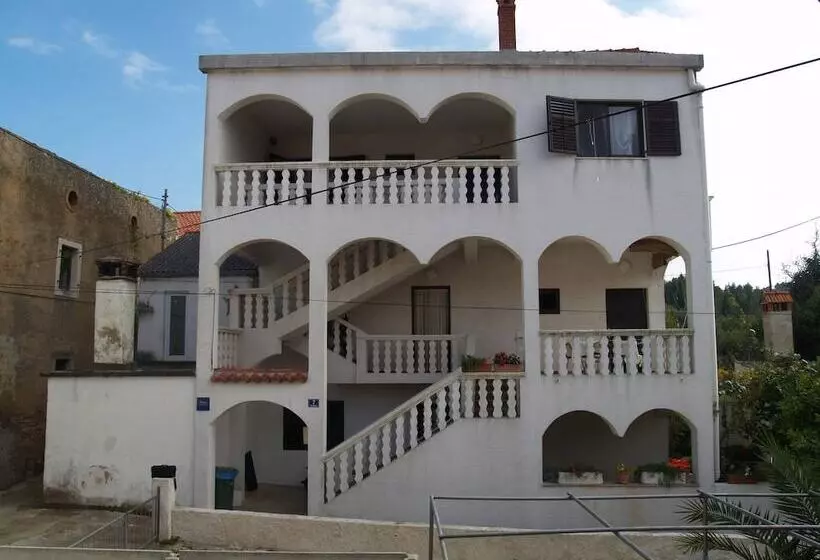 ペンション Room In Apartment   Charming Apartment Venilia Blue, Sleeps 4