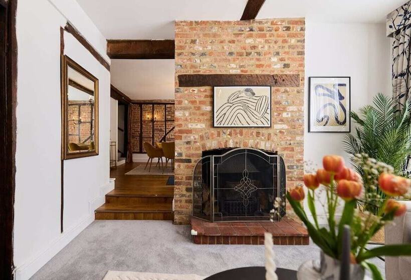 The Old Hatfield Haven   Spacious 6bdr House With Garden