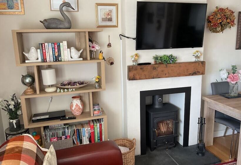 Captivating 2 Bed Cottage In Grewelthorpe