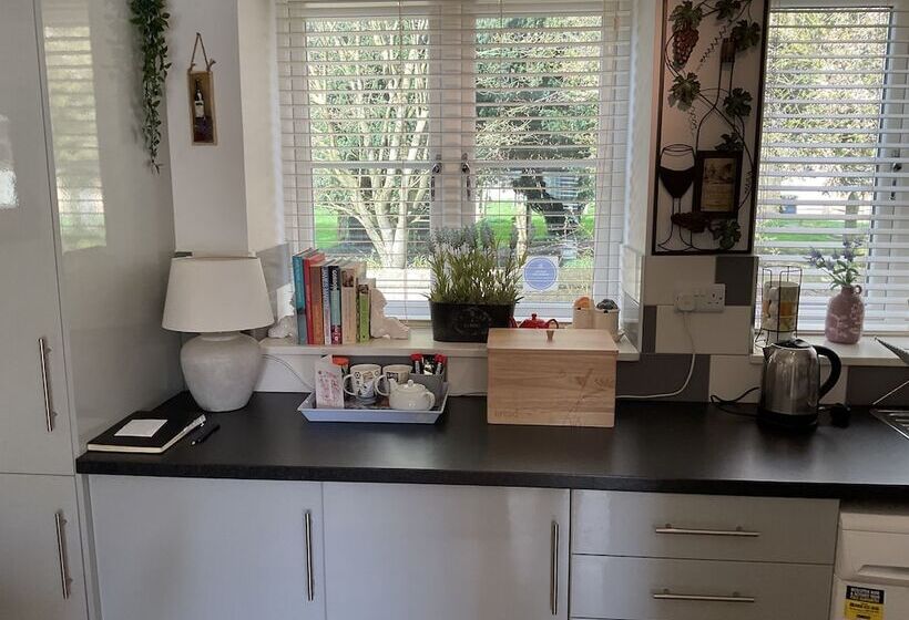 Captivating 2 Bed Cottage In Grewelthorpe