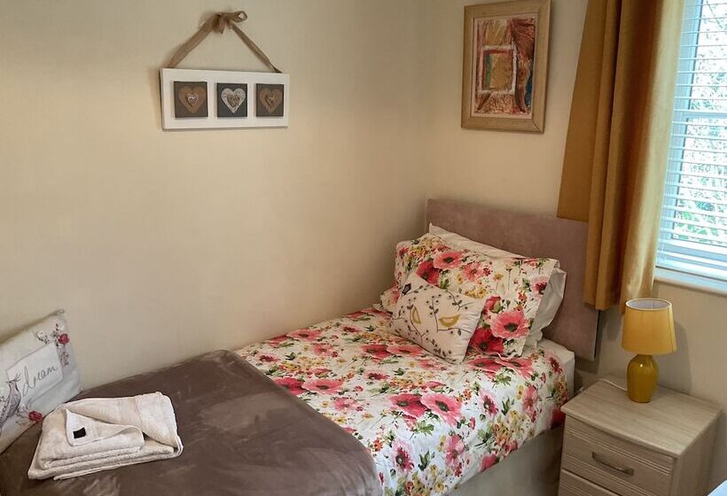 Captivating 2 Bed Cottage In Grewelthorpe