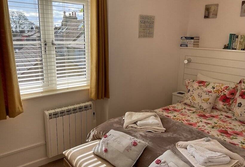 Captivating 2 Bed Cottage In Grewelthorpe