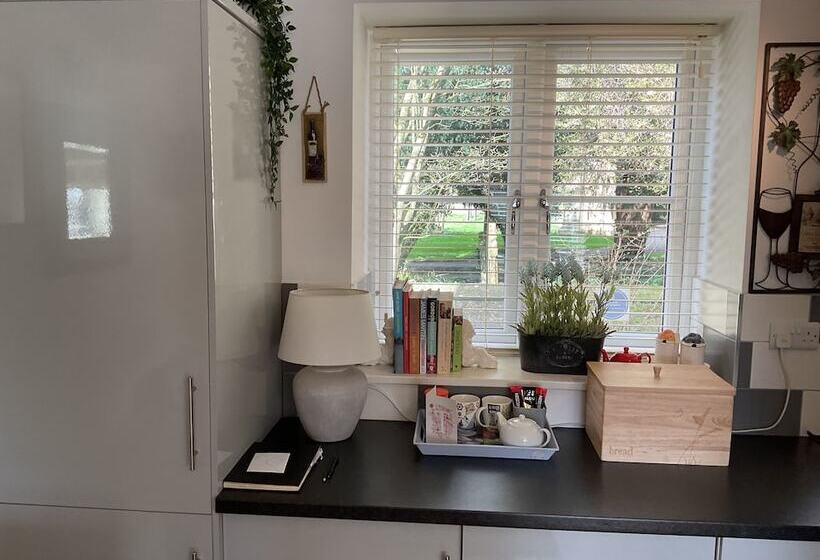 Captivating 2 Bed Cottage In Grewelthorpe