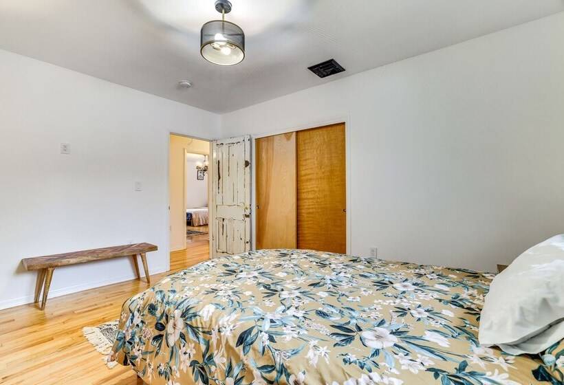 Outdoor Oasis: Cresco Family Home W/ Hot Tub