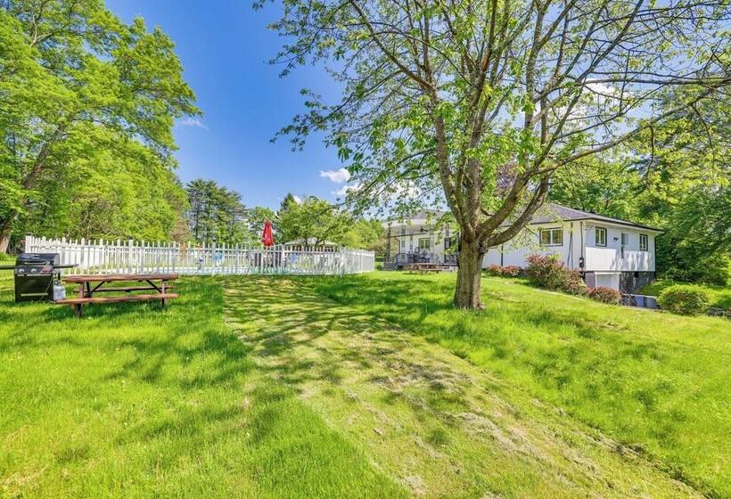 Outdoor Oasis: Cresco Family Home W/ Hot Tub