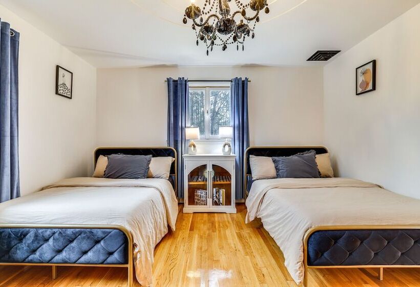 Outdoor Oasis: Cresco Family Home W/ Hot Tub