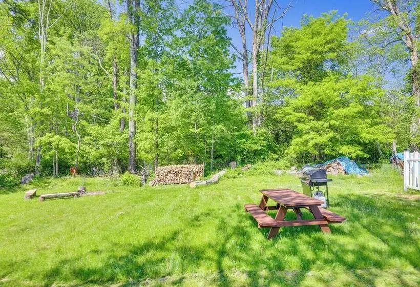 Outdoor Oasis: Cresco Family Home W/ Hot Tub