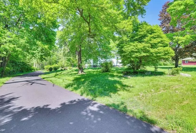 Outdoor Oasis: Cresco Family Home W/ Hot Tub