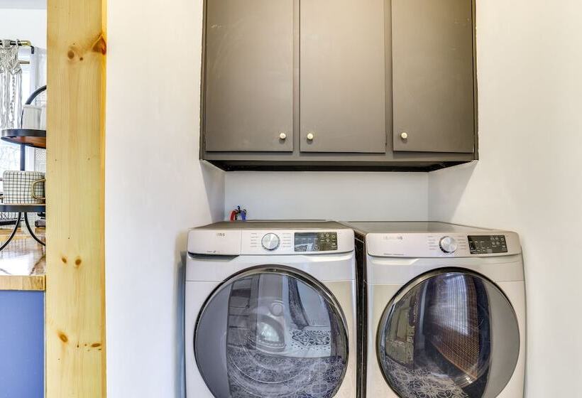 Outdoor Oasis: Cresco Family Home W/ Hot Tub