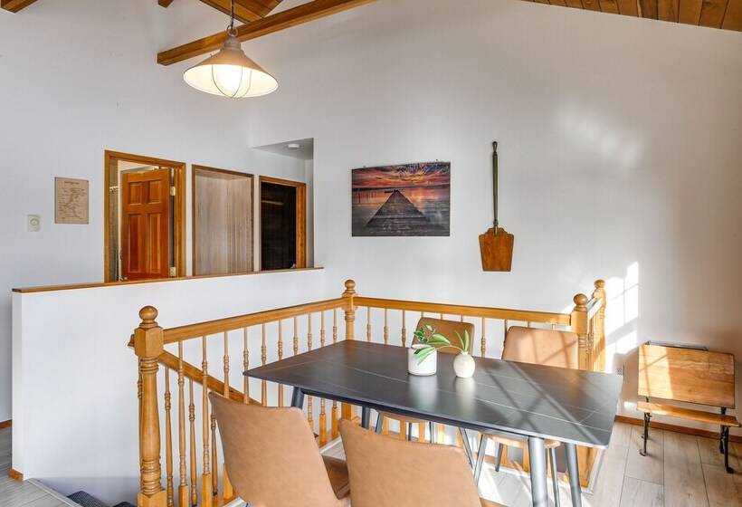 Coeur D Alene Lakefront Home: Private Dock & Beach