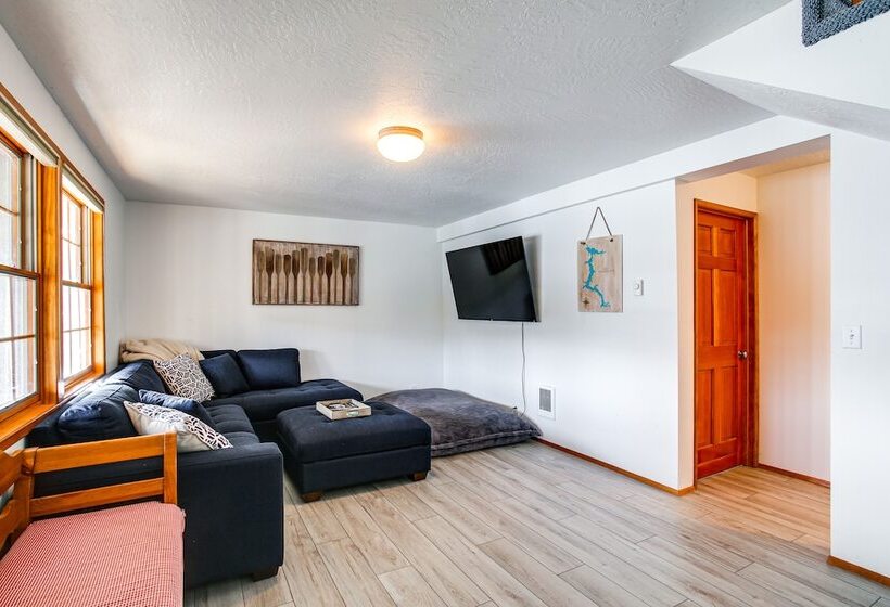 Coeur D Alene Lakefront Home: Private Dock & Beach