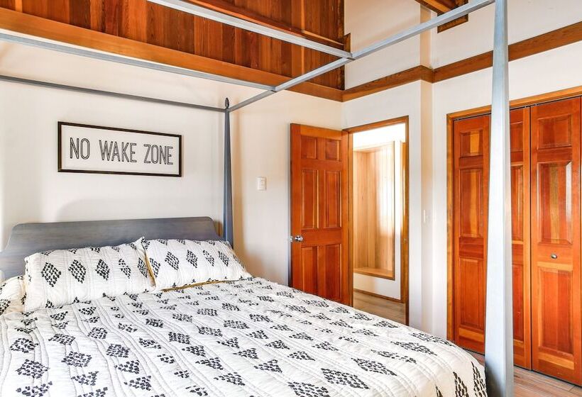 Coeur D Alene Lakefront Home: Private Dock & Beach