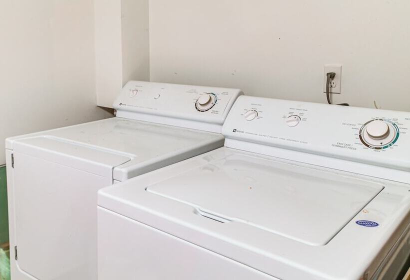 Coeur D Alene Lakefront Home: Private Dock & Beach