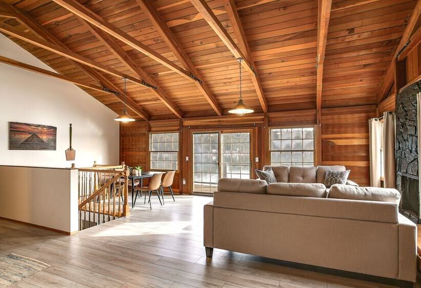 Coeur D Alene Lakefront Home: Private Dock & Beach