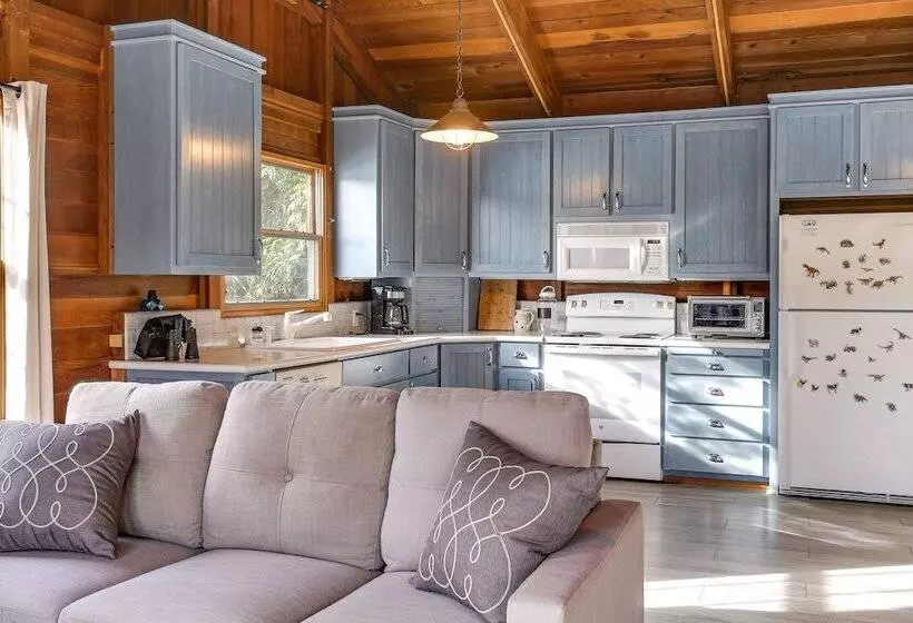 Coeur D Alene Lakefront Home: Private Dock & Beach