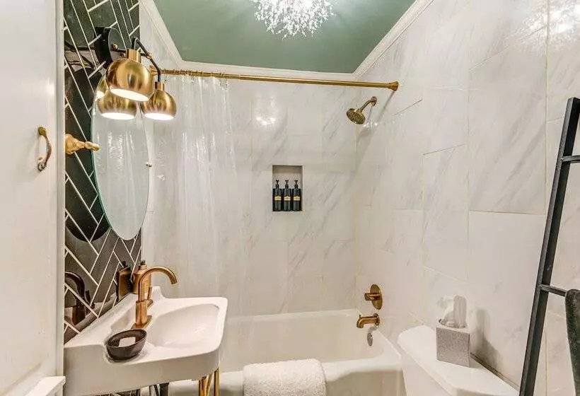 Columbia Cottage W/ Patio: 1 Mi To Downtown!