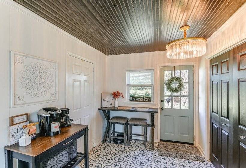 Columbia Cottage W/ Patio: 1 Mi To Downtown!