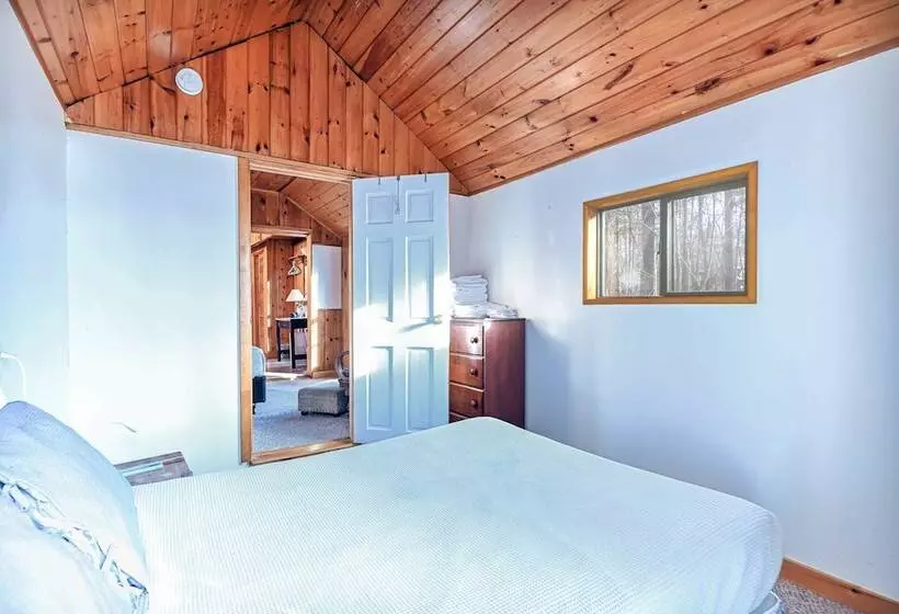 Cottage By The Pond The Perfect Cozy Escape!