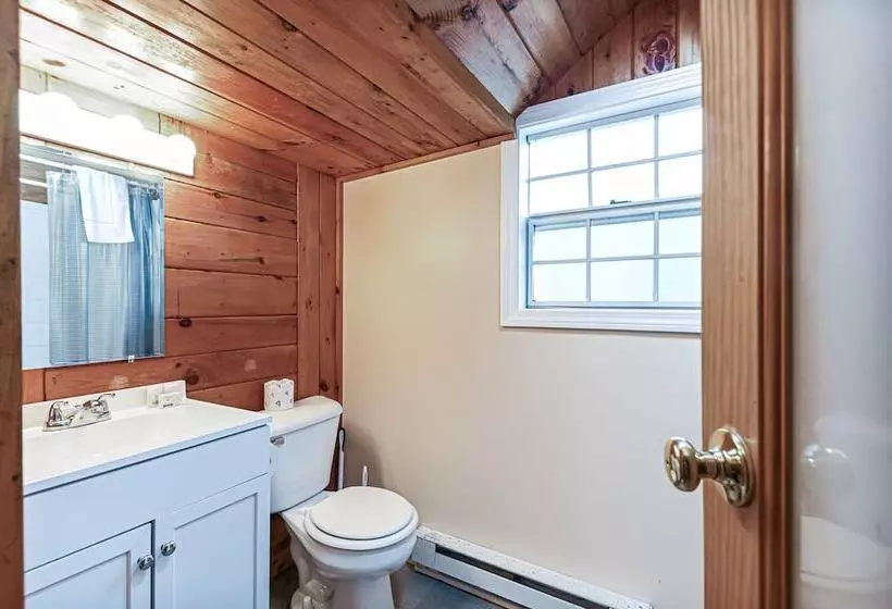 Cottage By The Pond The Perfect Cozy Escape!