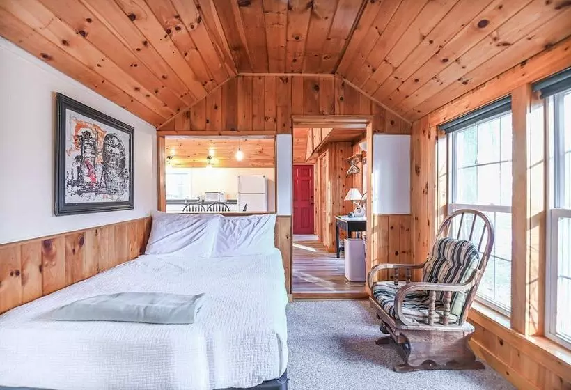 Cottage By The Pond The Perfect Cozy Escape!