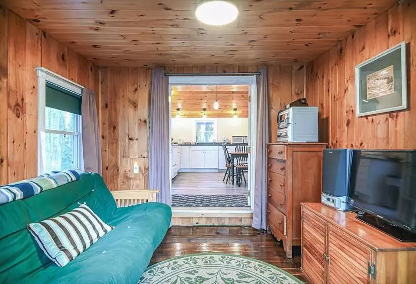 Cottage By The Pond The Perfect Cozy Escape!