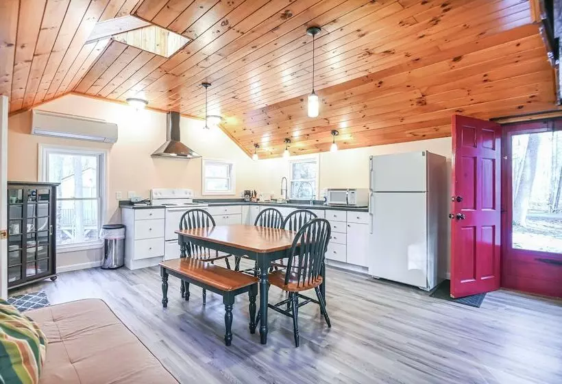 Cottage By The Pond The Perfect Cozy Escape!