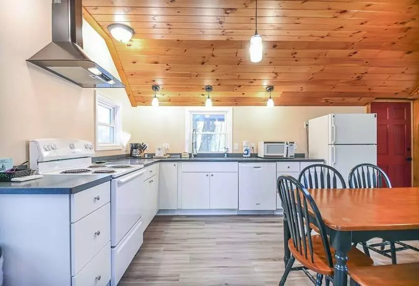 Cottage By The Pond The Perfect Cozy Escape!