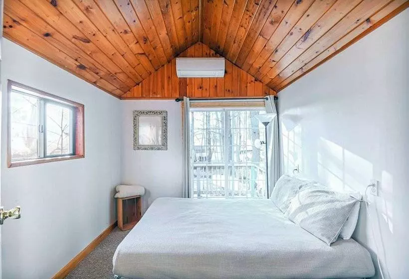 Cottage By The Pond The Perfect Cozy Escape!