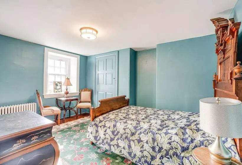 Eagleville Home W/ Porch, Near Valley Forge Casino