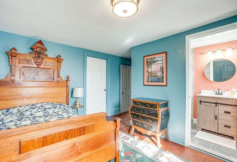 Eagleville Home W/ Porch, Near Valley Forge Casino