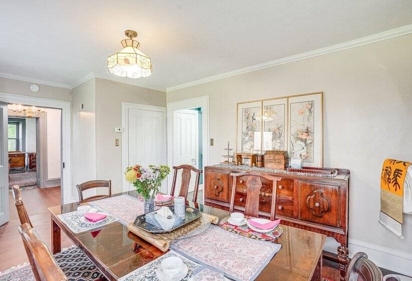 Eagleville Home W/ Porch, Near Valley Forge Casino