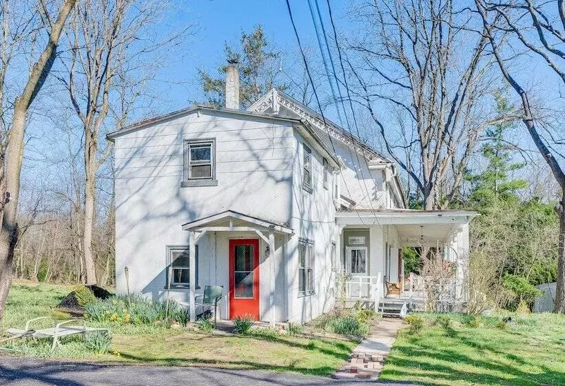 Eagleville Home W/ Porch, Near Valley Forge Casino