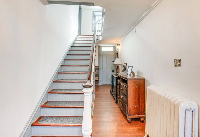 Eagleville Home W/ Porch, Near Valley Forge Casino