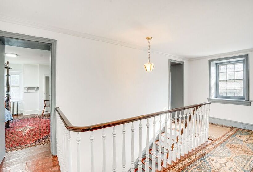 Eagleville Home W/ Porch, Near Valley Forge Casino