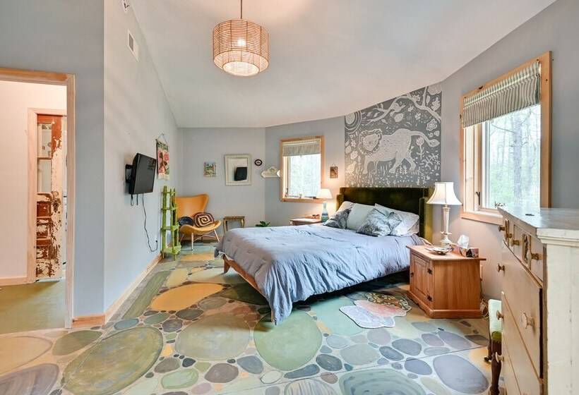 Enchanting Shelby Cottage On 12 Acres W/ Hot Tub!