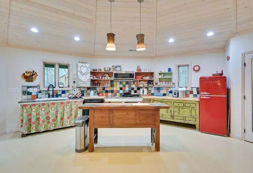 Enchanting Shelby Cottage On 12 Acres W/ Hot Tub!
