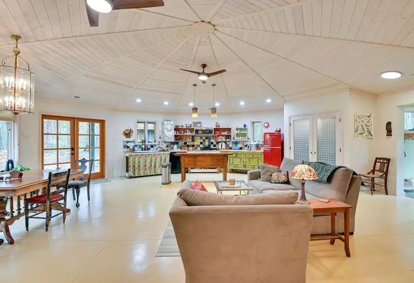 Enchanting Shelby Cottage On 12 Acres W/ Hot Tub!